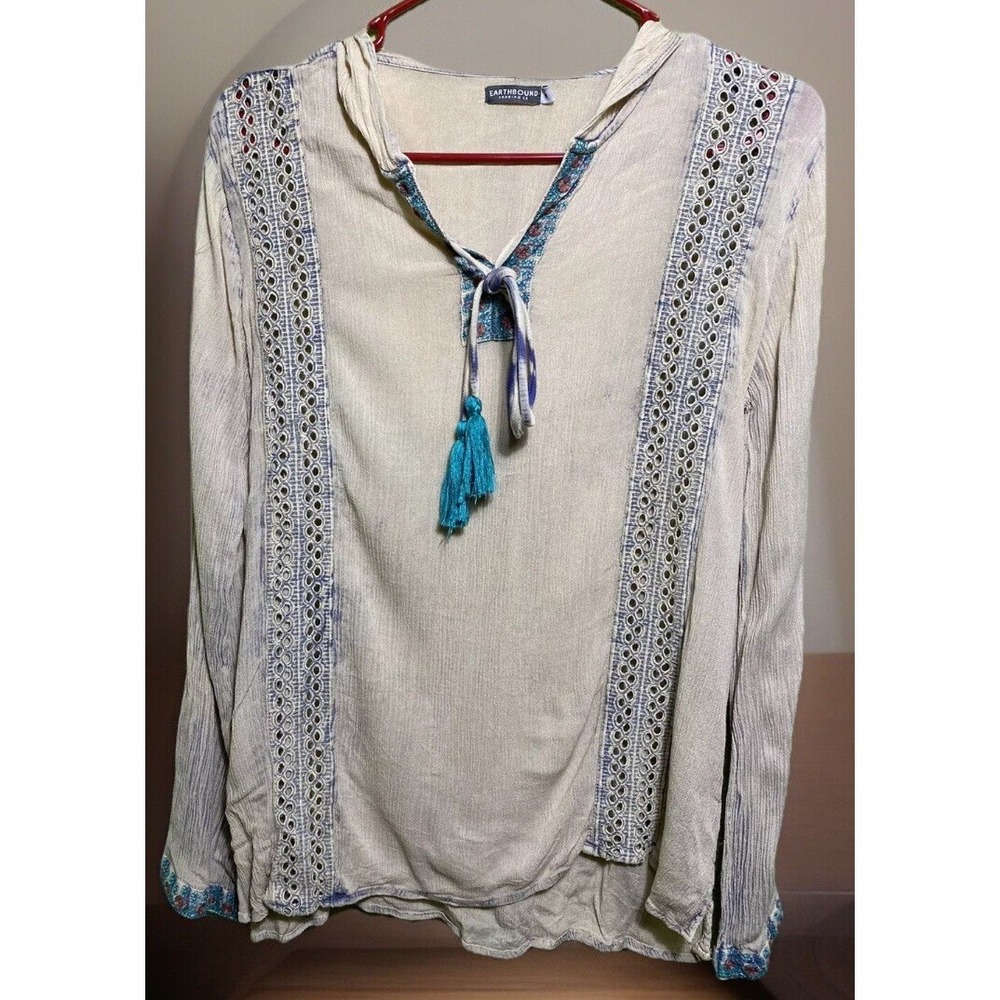 Earthbound Trading Co Boho Hooded Tassel Top Cream Purple Eyelet Lace Medium